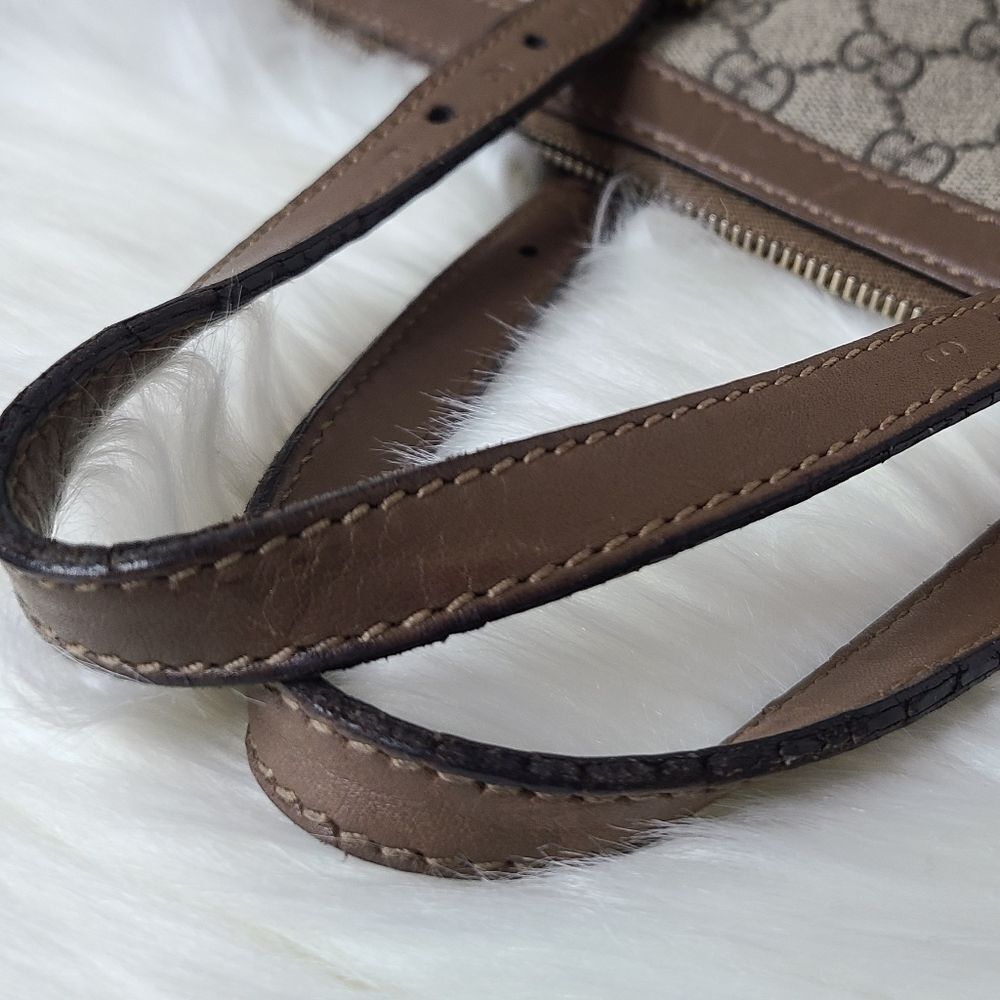 💯 Authentic Gucci Handbag 🍀 - Picture 10 of 16